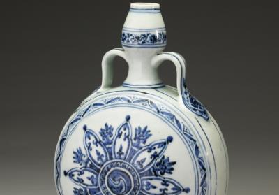 图片[2]-Gourd-shaped flask with paired belt-shaped handles and patterns decoration in underglaze blue, Ming dynasty, Yongle reign (1403-1424)-China Archive